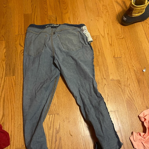 Universal Thread Jeans - Picture 5 of 12
